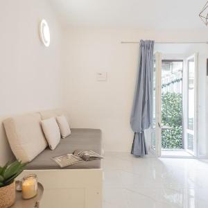Luce Apartment by Rent All Como