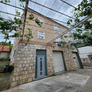 Apartments Miš