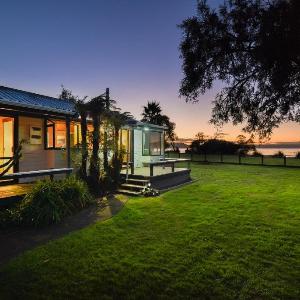 Cooper's Lakeside Cabin