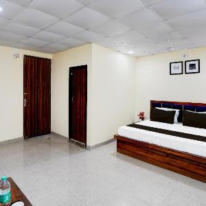 Hotel O Crystal Inn