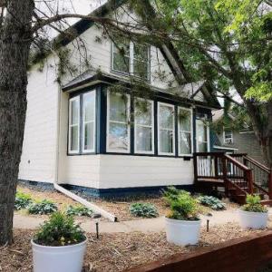 4BR St Paul Retreat Near Lake Phalen Sleeps 13