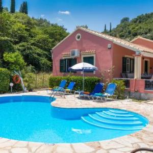 Villa Foula by Villa Plus