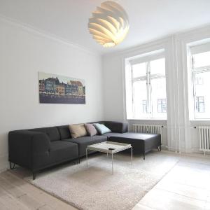 Great 1-bed with french balcony in city center