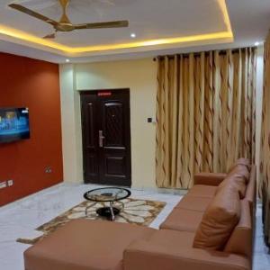 3 Bed Furnished Apartment - Wifi Aircon Parking