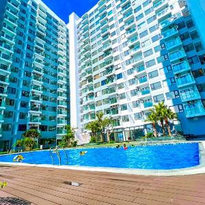Hue Oi Homestay - Spacious 2-Bedroom Apartment with Balcony and Pool