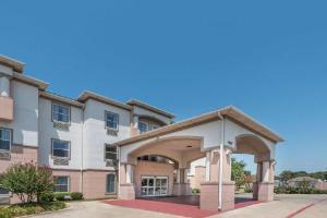 Super 8 by Wyndham Fort Worth North/Meacham Blvd, Fort Worth