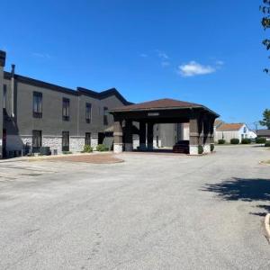 Hotels near Pritchard Community Center - Distill-Inn