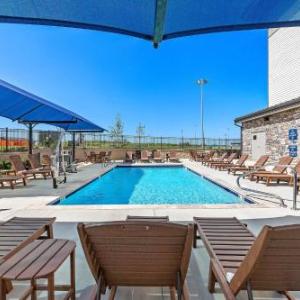 Holiday Inn Express Kansas City North Parkville an IHG Hotel