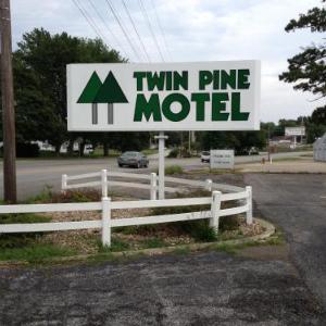 Twin Pine Motel