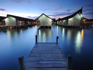 Dragon Inn Floating Resort, Semporna