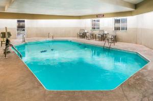 Super 8 by Wyndham Altoona, Altoona