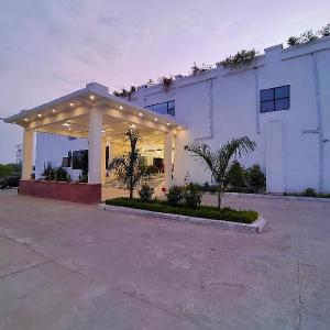 Gautam Hotels and Resort