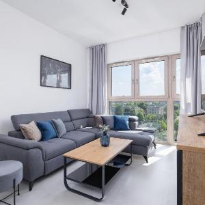 Charming Apartment with Parking in Katowice by Noclegi Renters