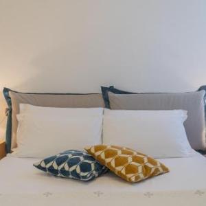 Lake Holiday Como by Rent All Como