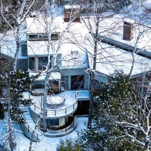 Steps to the Ellis River - Luxe Hot Tub Game Room