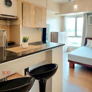 King Size Bed At the ? Heart Of the City
