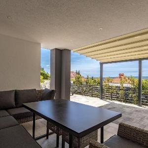 Spacious Pool Apartment Crikvenica - Happy Rentals