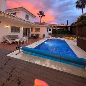 Lets in the Sun - Villa Sunset
