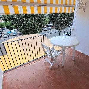 Apartamento céntrico en Empuriabrava a 600m de la playa con balcón y aire acondicionado. - ES-228-188