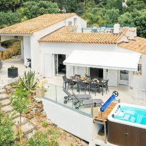 SELECT'soHOME - Villa avec piscine spa et babyfoot pour 10 à proximité de la plage d'Aiguebelle ! - 5 ETOILES - VILLA MANDARINIERS