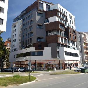 ARIA Luxury Apartment with free Private Garage