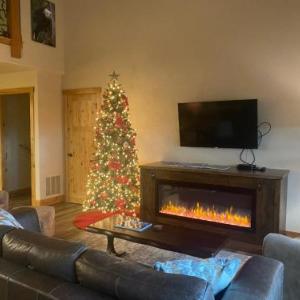 Eagle Bend Townhome w King Suites & Amazing Views