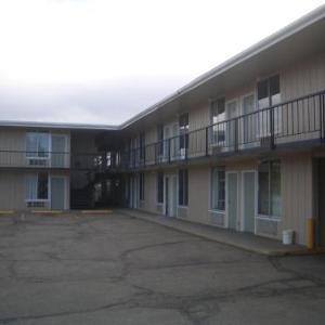 Hotels near Gryphon Theatre Laramie - Laramie Valley Inn