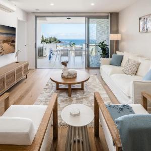 Azure Oceanside Apartment at Kings Beach