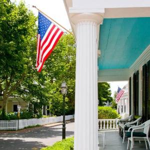 East Wing of Captain's Mansion - Luxury Waterfront Town & Beaches - 5 stars