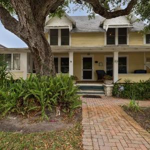 Vintage Coastal Retreat 2Br Home Near Flagler Ave & Beach