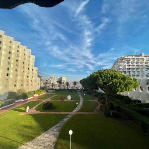 Studio avec Climatisation et Parking Privé Proche Plages - FR-1-716-62