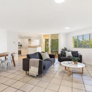6 Parkshores Sunshine Location Location Location 100m to beach access