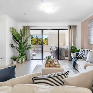 Relaxed Coastal Charm - A Stylish Resort-style Haven
