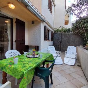 Appartement T2 Saint-Pierre-La-Mer: Terrasse Parking Prive Tennis - 4 Pers. - FR-1-795-23
