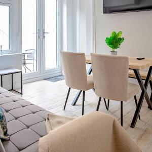 Modern 2 Bed Apartment with Patio Central Leicester