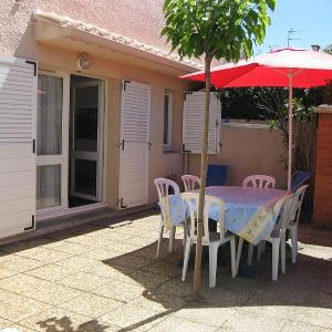 Saint-Cyprien: T3 en RDC Terrasse Parking à 600m de la Plage - FR-1-793-15