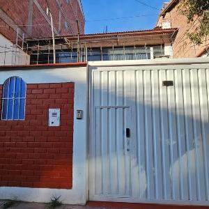 Casa Independiente muy cerca al centro historico - Los Profesionales