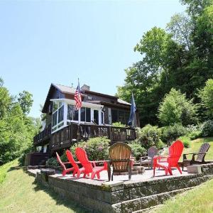 Welch View 68 Thornton Deluxe Private 4 Bedroom Home
