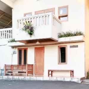 Villa d'Oasis 2 Puncak Mitra RedDoorz