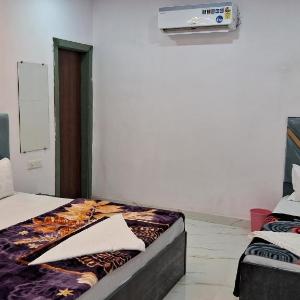 Aditya Home Stay