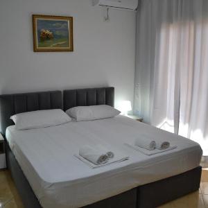 Sunny Studio Apartment Beach distance Free Parking