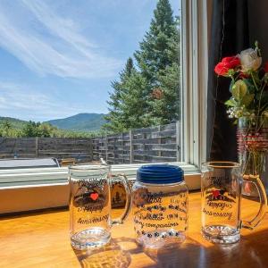 Heart of the White Mountains Cottage w Hot Tub #3