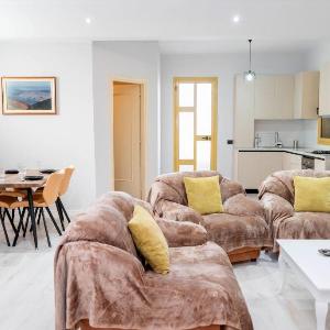 Spacious & Relaxing Home with Free Parking