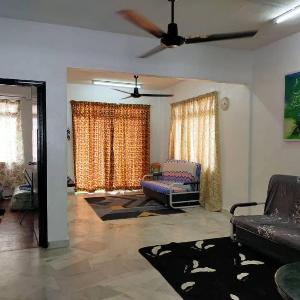 Homestay WaDi apartment with pool near beach