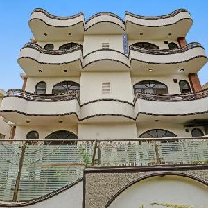 Townhouse The Premier View Near ISKCON Temple Noida