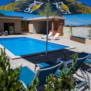 Luxury Villa G Residency