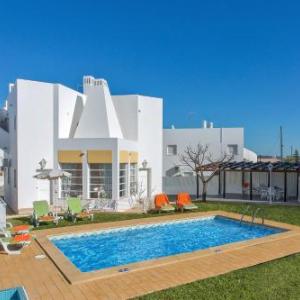 Villa Leonor by Villa Plus