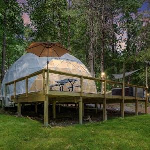 Dream Dome - Romantic Getaway Hot Tub AC Wifi National Park 8 min