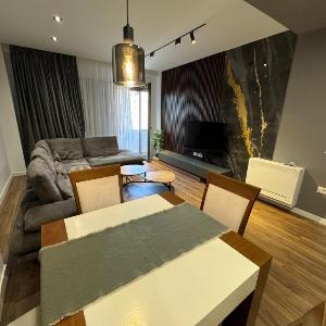 Luxury City Center with Balcony Apt21