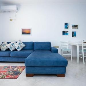 Central Seaview Apartment by PikHost